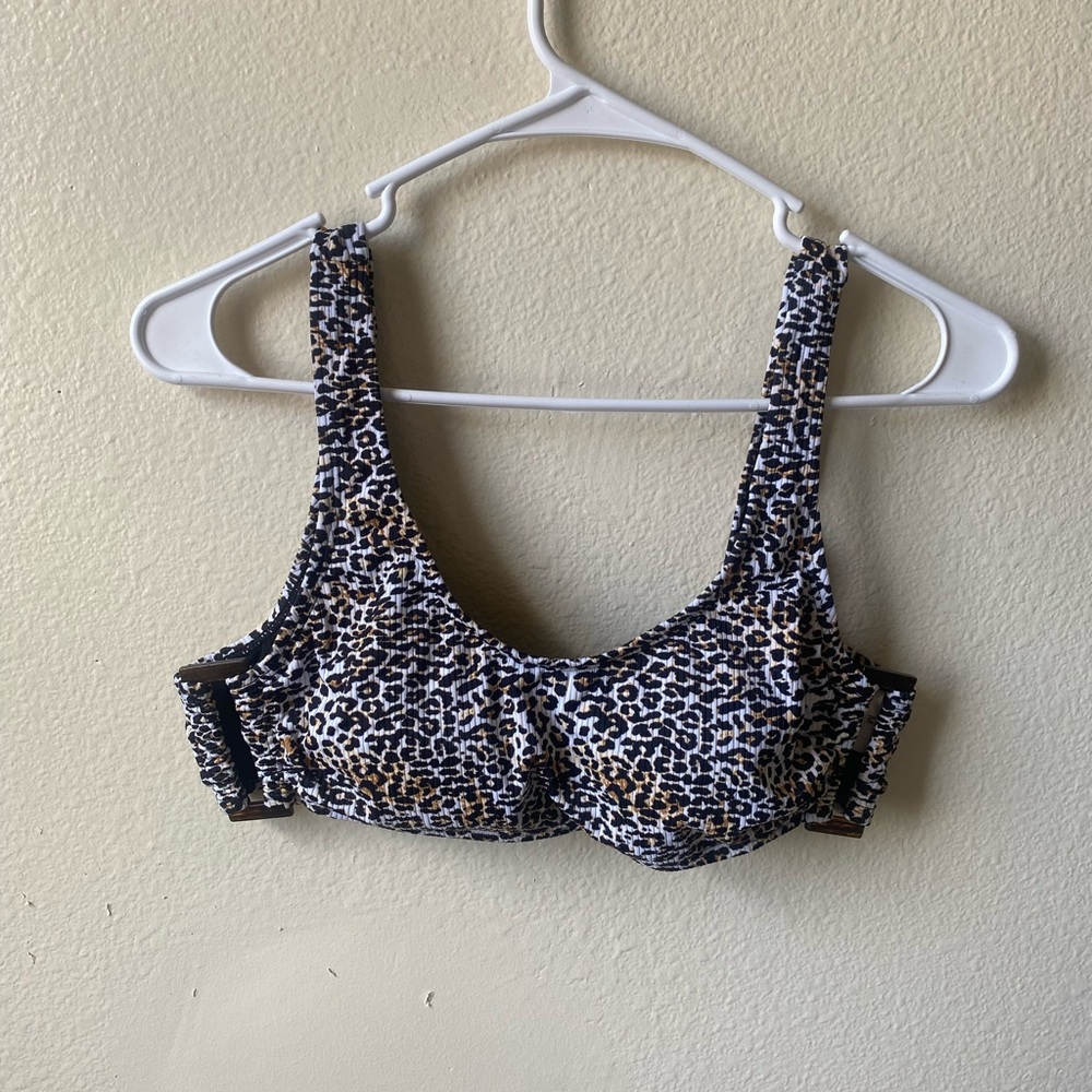 Ambrielle Leopard Cheetah Print Bikini Top